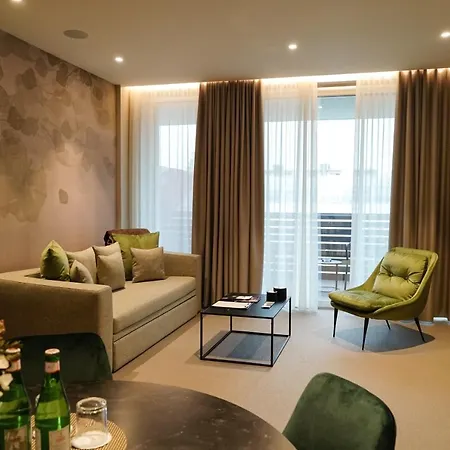 Elitis House - & 5* Nova Milanese